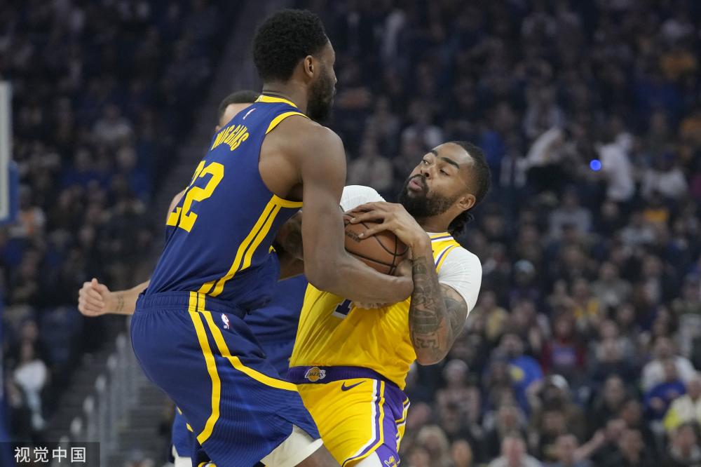 他以顽强的 他以顽强的