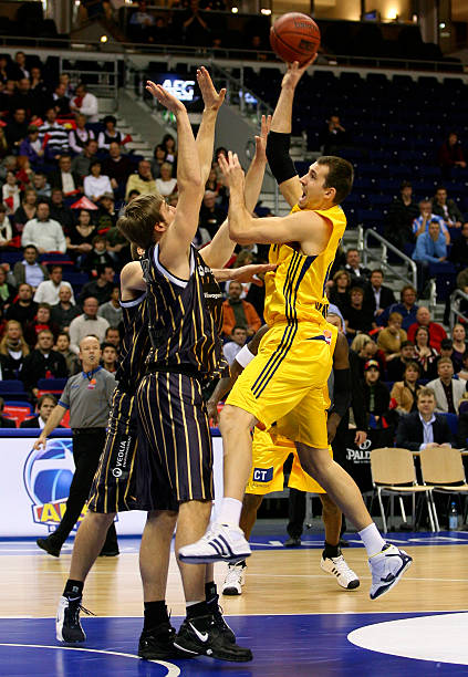 间有所波动 间有所波动